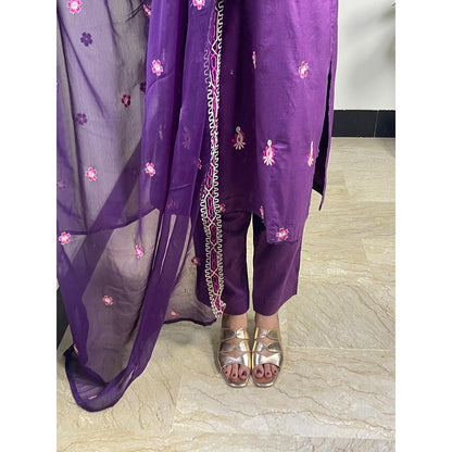 Zehra Plum – 3 Piece Embroidered Suit