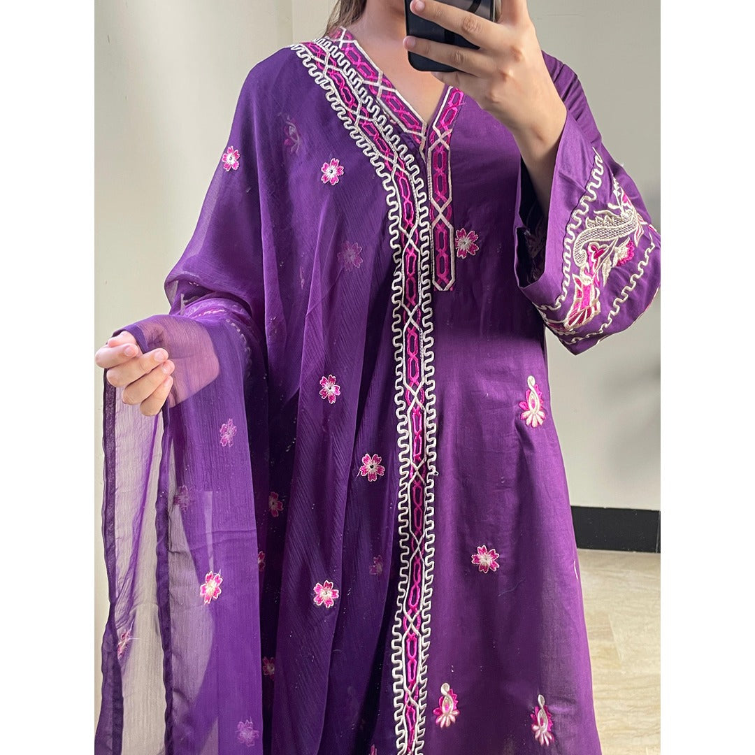 Zehra Plum – 3 Piece Embroidered Suit