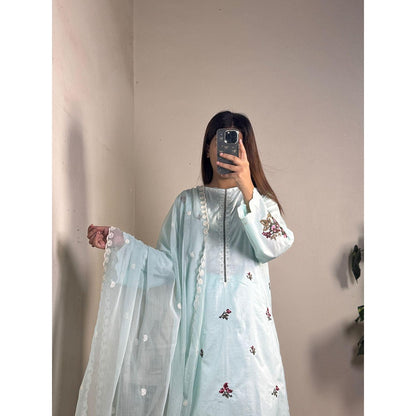 Aira Mint – 3 Piece Embroidered Suit