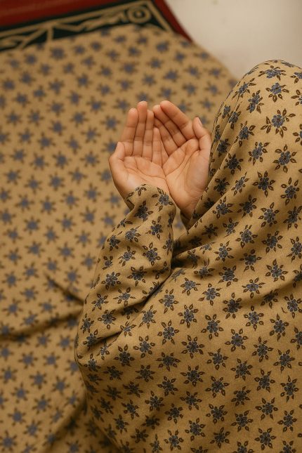 NAMAZ CHADER WITH SLEEVES