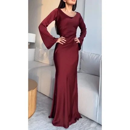 Crimson Glow β Bold and rich, perfect for a striking statement look.