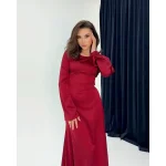 Crimson Glow β Bold and rich, perfect for a striking statement look.
