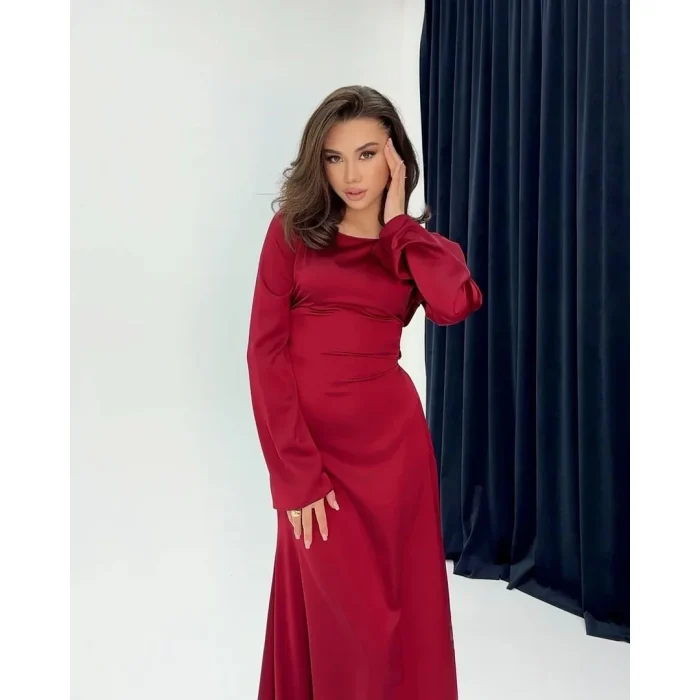Crimson Glow – Bold and rich, perfect for a striking statement look.